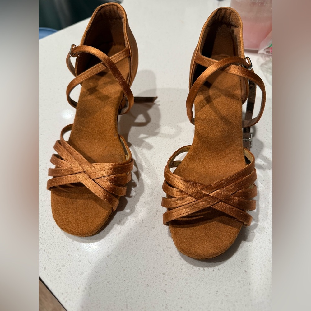 Ballroom heels in size 35 or 5
